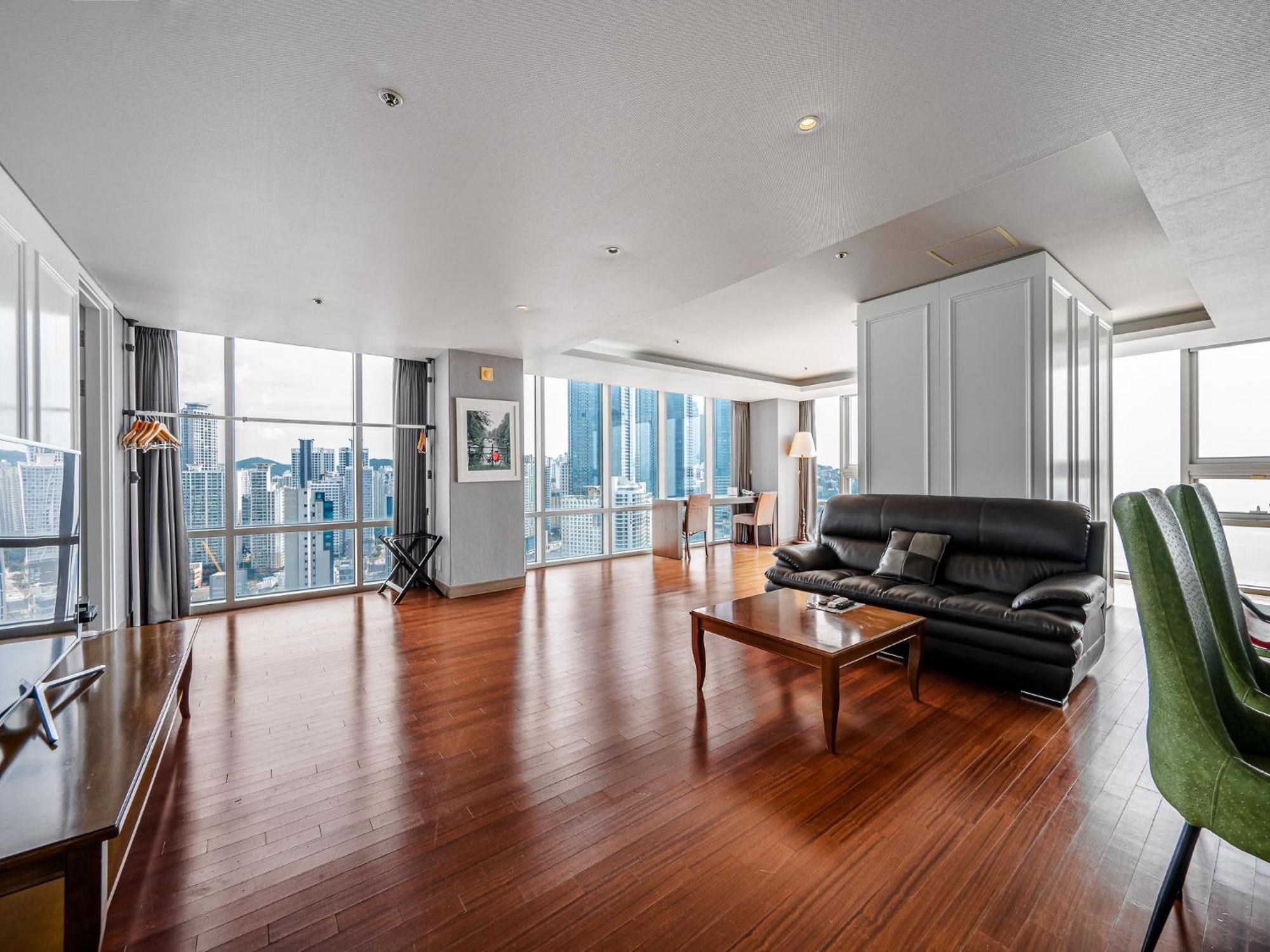 Haeundae Seacloud Hotel Residence Busan Exteriör bild