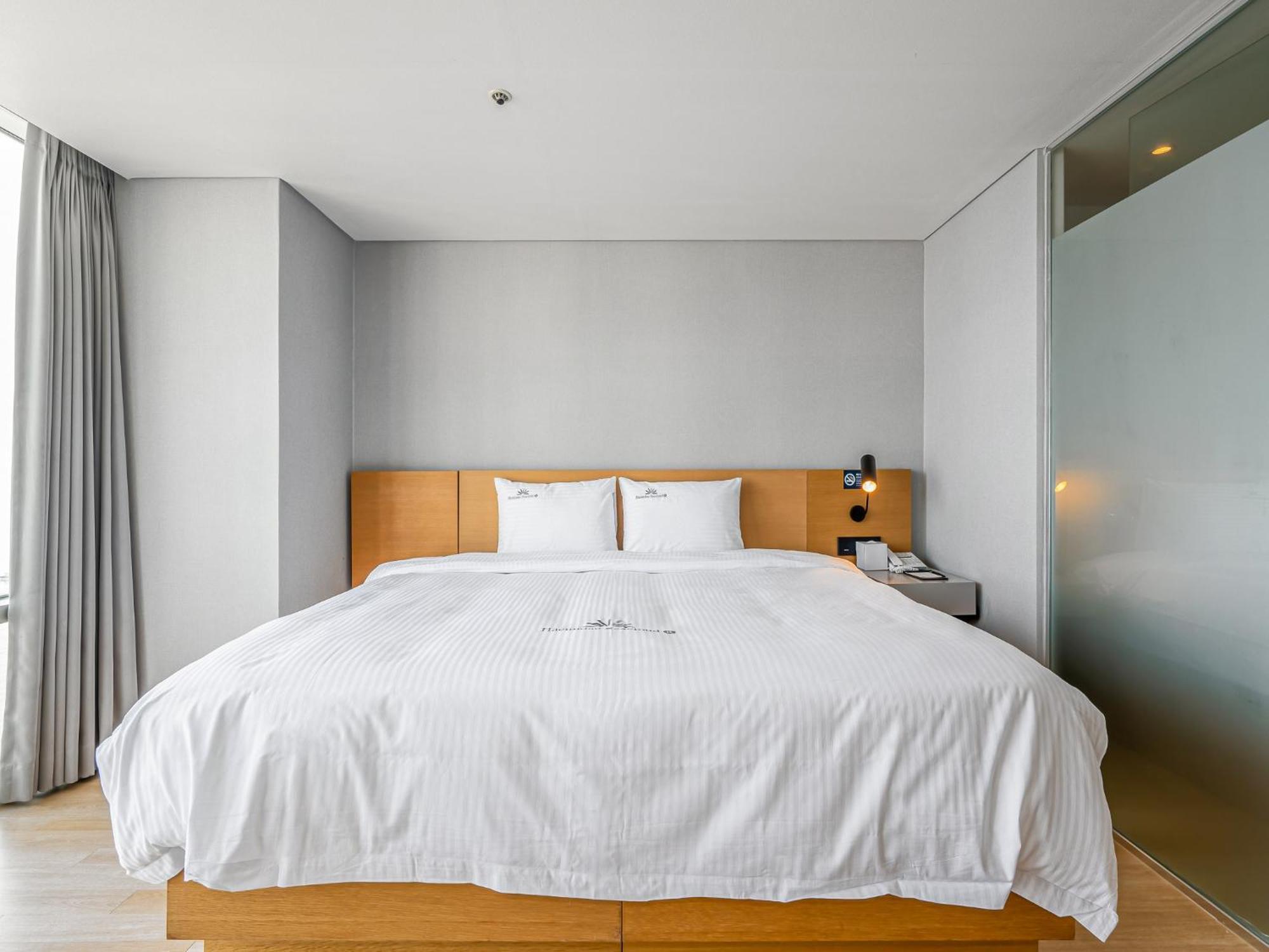 Haeundae Seacloud Hotel Residence Busan Exteriör bild